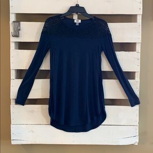 🔥4 for $20🔥Navy blue/black lace tunic EUC
